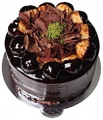 4 ile 6 kişilik Profiterollü Yaş pasta